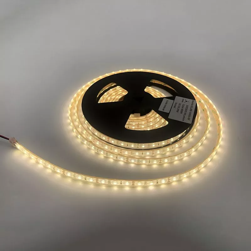 RVகள், வேன்கள் மற்றும் மோட்டார்ஹோம்களுக்கான சிறந்த கேம்பர் கார் விளக்கை எவ்வாறு தேர்வு செய்வது